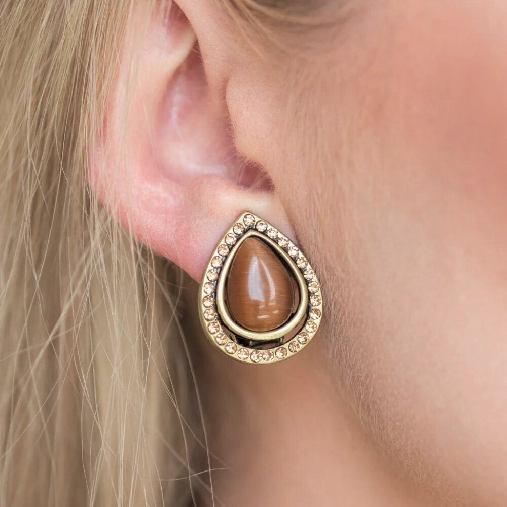 Paparazzi Jewelry Accessories - Noteworthy Shimmer - Brass Earrings - Vintage
